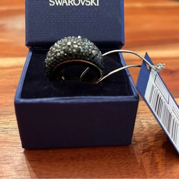 NWT Swarovski Mini Chic Ring Black And Gold